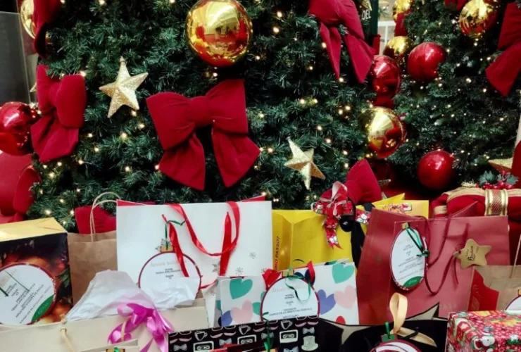 Shopping Curitiba arrecada mais de 300 presentes para famílias de Curitiba