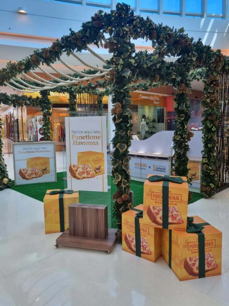 Campanha de Natal “Compre e Ganhe” presenteia clientes com panettone recheado da Havanna
