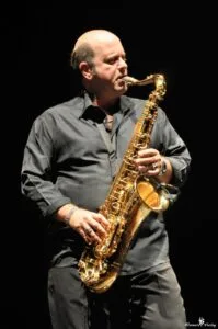 Boulevard Shopping vai sediar show gratuito do saxofonista Derico hoje, às 19h30