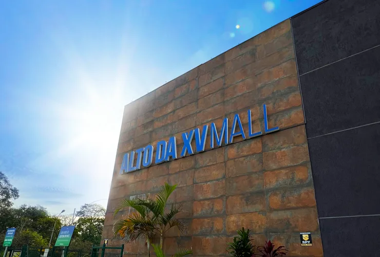 Alto da XV Mall terá horário estendido no final de ano