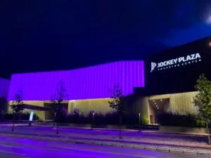 Purple Day: Jockey Plaza Shopping colore sua fachada de roxo em comemoração ao Dia Mundial de Conscientização da Epilepsia