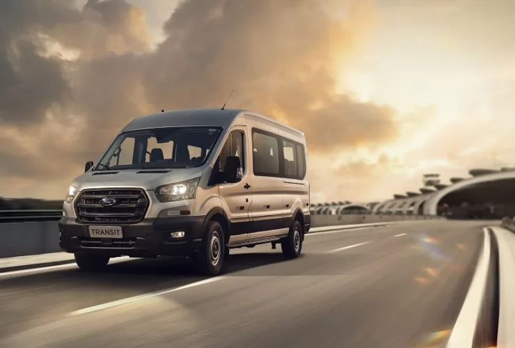 Ford lança a Transit Automática, primeira van do mercado brasileiro com transmissão automática