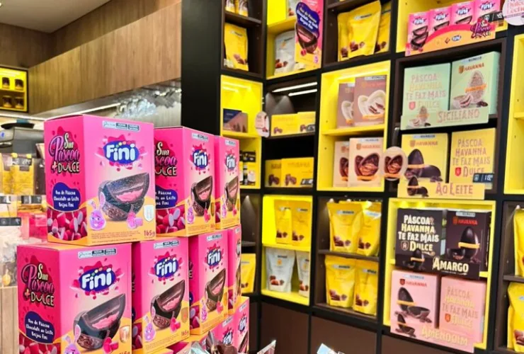 Catuaí Maringá presenteia clientes com chocolate da Kopenhagen na Páscoa