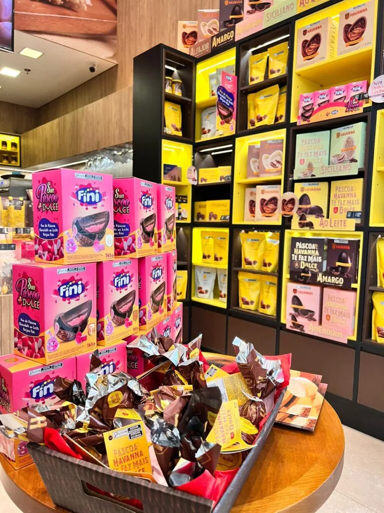 Catuaí Maringá presenteia clientes com chocolate da Kopenhagen na Páscoa