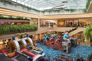 Manhã inclusiva: Jockey Plaza Shopping recebe crianças com TEA na atração Missão Divertida