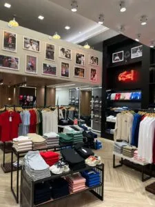CWB inaugura primeira loja em shopping em Curitiba no Jockey Plaza Shopping