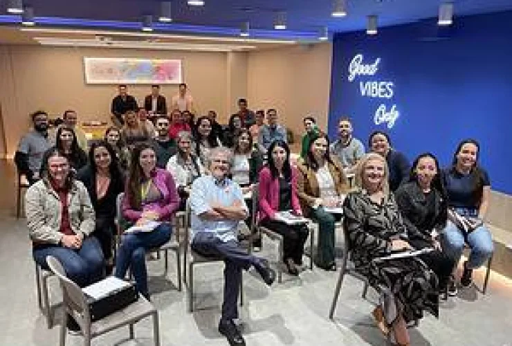 Lojistas do Shopping São José participam de workshop com professor Sérgio Póvoa Pires