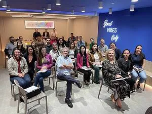 Lojistas do Shopping São José participam de workshop com professor Sérgio Póvoa Pires