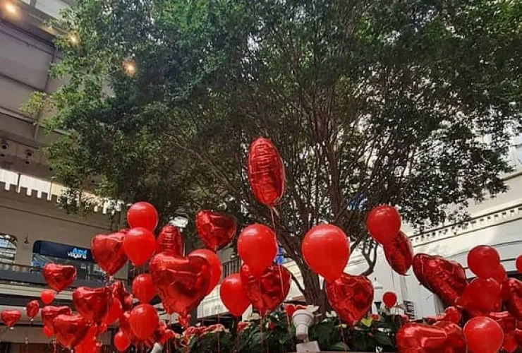 Dia dos Namorados: shopping será decorado com centenas de balões em formato de coração