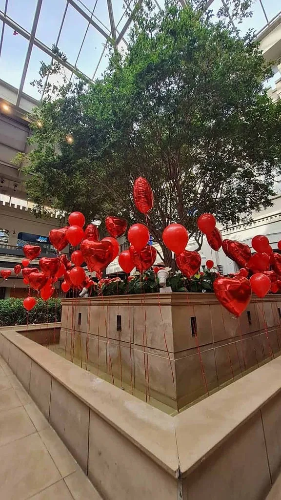 Dia dos Namorados: shopping será decorado com centenas de balões em formato de coração