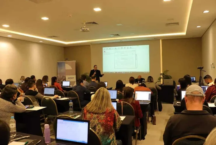 Cursos de gestão pública potencializam desenvolvimento de carreira no setor