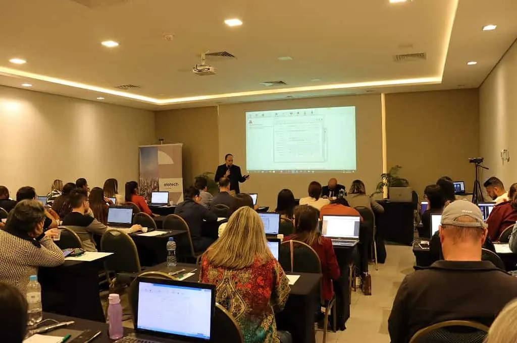 Cursos de gestão pública potencializam desenvolvimento de carreira no setor