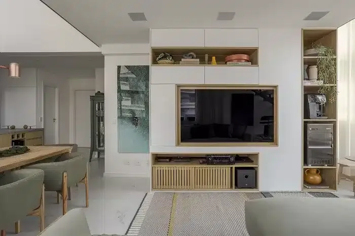 Com personalização da construtora, boas ideias de acabamentos e marcenaria, dúplex ganha espaços modernos e surpreendentes