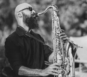 "Happy Aurora" tem música na praça em agosto