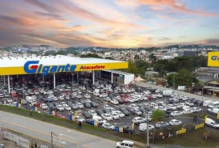 Gigante Atacadista realiza ação de empregos em Curitiba, Colombo e Pinhais
