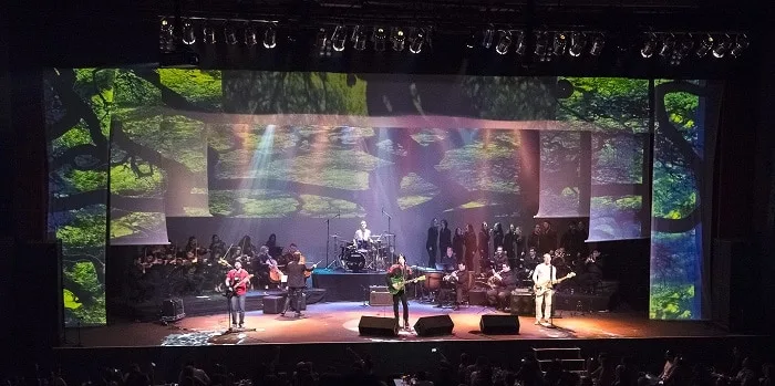 Curitiba recebe tributo ao U2 acompanhado de orquestra

