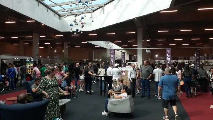 30ª Feira da Louça movimenta região e expositores apostam em feriado promissor

