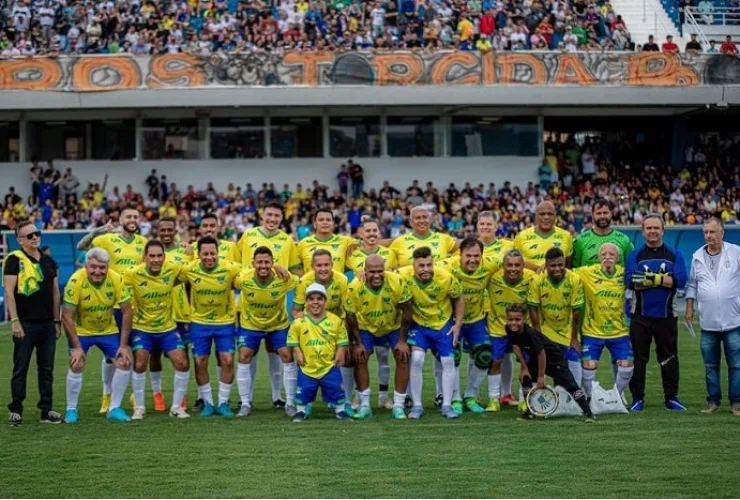 Curitiba receberá edição do Jogo dos Famosos com ex-atletas da Seleção Brasileira

