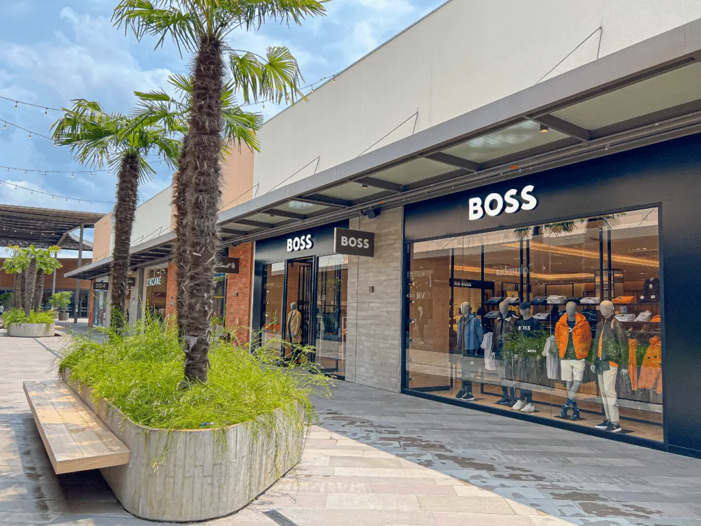 BOSS inaugura loja de luxo no City Center Outlet Premium