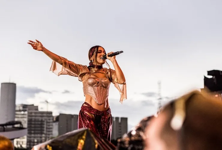 Anitta anuncia show de pré-Carnaval em estádio de Curitiba

