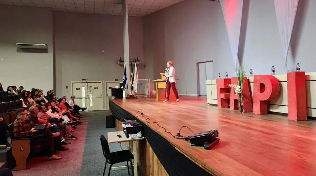 FAPI envolve a comunidade em atividades acadêmicas