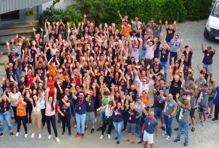 Fábrica de moda infantil celebra certificado internacional Great Place to Work