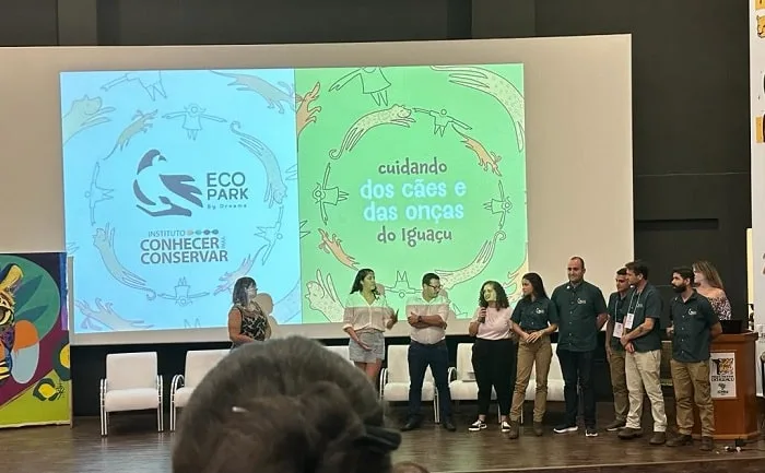 Eco Park e Onças do Iguaçu lançam livro “Cuidando dos Cães e das Onças”