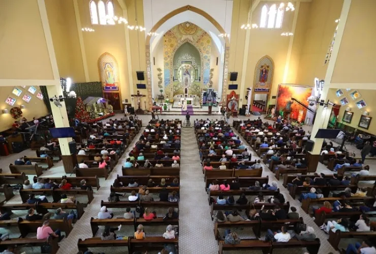 Santuário ganha iluminação cênica e recebe fiéis na Festa de Nossa Senhora de Guadalupe 

