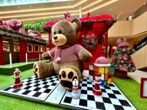 Jockey Plaza Shopping recebe crianças com TEA no Natal dos Brinquedos Clássicos