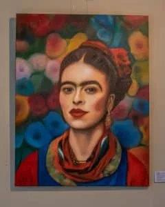 Frida Kahlo Desvendada: Uma Viagem Sensorial Pelas Cores da Persistência no Espaço de Arte Francis Bacon