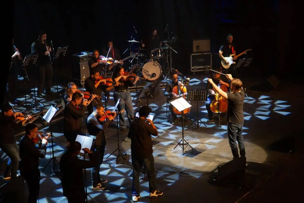 BRAZA e Nova Orquestra lançam versão acústica de “Qual é o Rosto de Deus?”