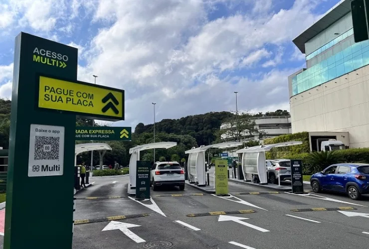 ParkShoppingBarigüi tem entradas sem cancelas e sistema com pagamento de estacionamento pela placa