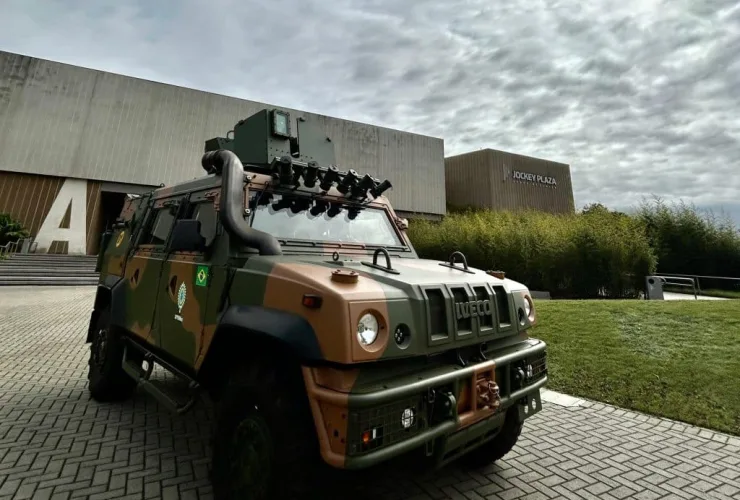 Jockey Plaza Shopping recebe evento em comemoração à semana do exército e a banda da 5ª Divisão de Exército