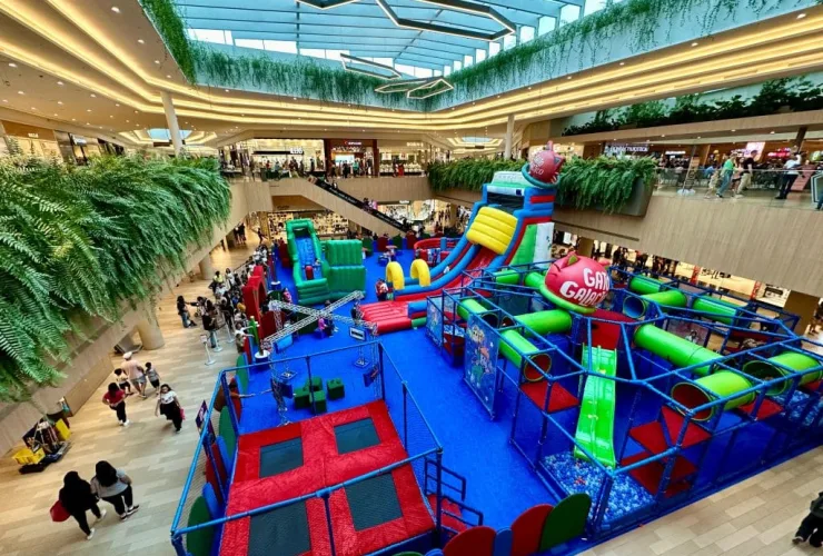 Jockey Plaza Shopping recebe crianças com TEA no Mega Parque do Gato Galáctico