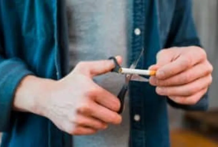 Tabagismo está relacionado ao desenvolvimento do câncer bucal