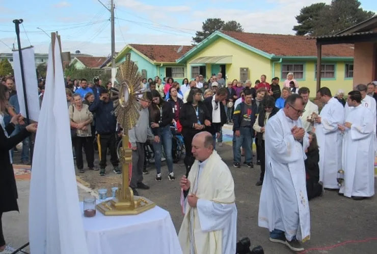 Complexo de Saúde Pequeno Cotolengo realiza procissão de Corpus Christi