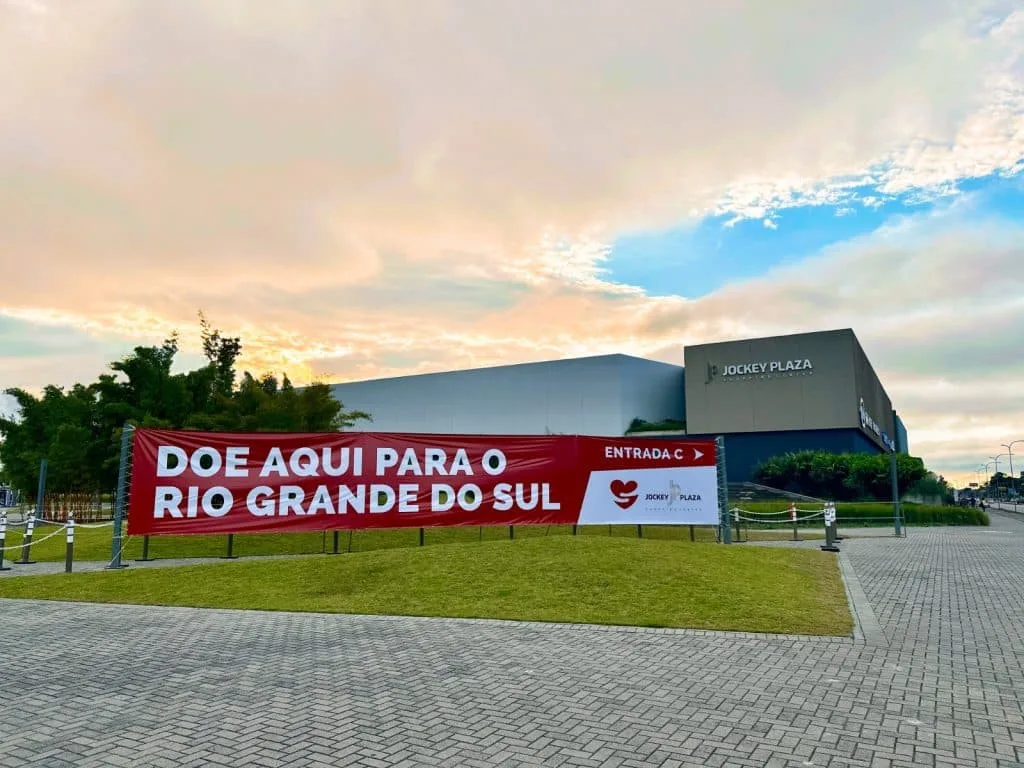 Jockey Plaza Shopping une forças de clientes, lojistas e funcionários e arrecada doações para o Rio Grande do Sul