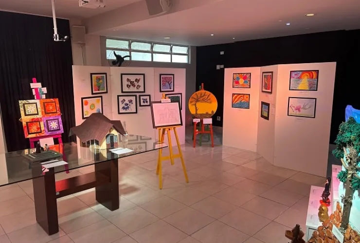 Pequeno Cotolengo promove exposição de obras de arte produzidas por pessoas com deficiência