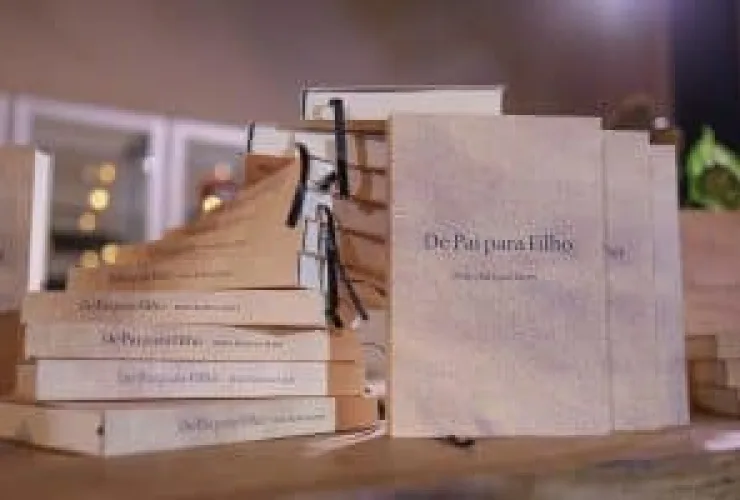 Livro “De Pai para Filho” está disponível para aquisição