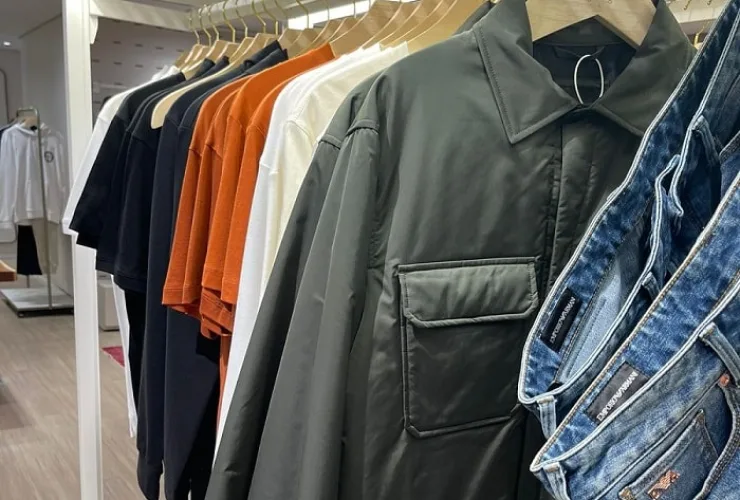 Nova coleção da Emporio Armani chega ao Sul do país