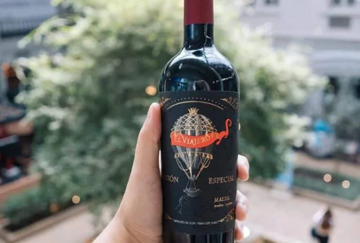 Dia dos Pais: Shopping Curitiba presenteia clientes com vinho argentino, edição especial