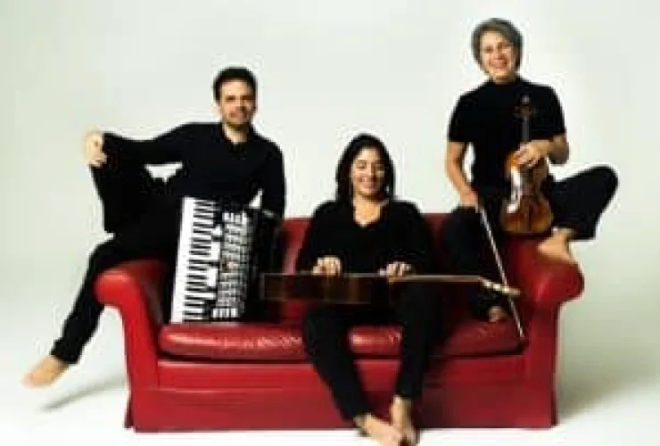 Iroko Trio celebra a diversidade da música latina