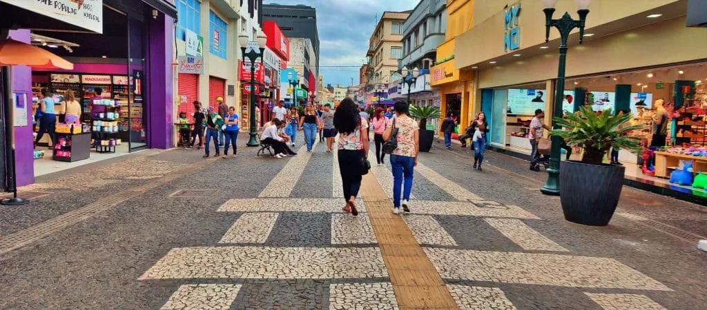 Feriado municipal altera horário de atendimento do comércio em Ponta Grossa