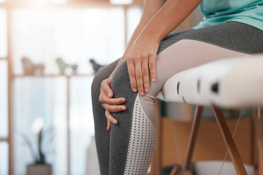 Mulheres são mais propensas a ter lesões  nos joelhos; saiba os principais motivos
