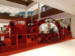 Parque inspirado no desenho Miraculous é inaugurado no Catuaí Maringá