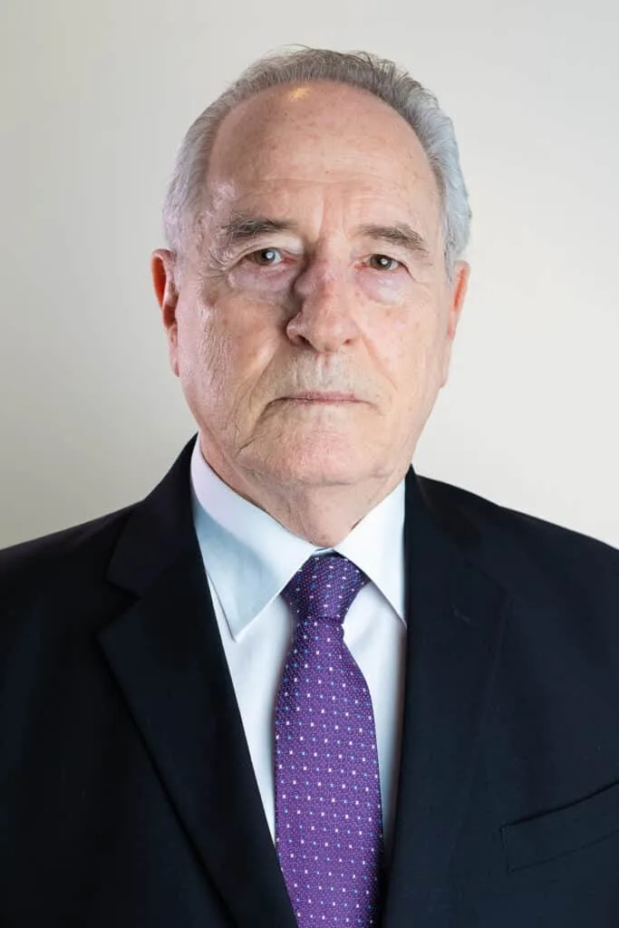 Alfredo de Assis Gonçalves Neto recebe homenagem no livro Direito Empresarial Brasileiro