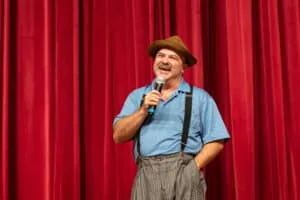 Paulinho Mixaria  abre venda de ingressos da temporada 2024 no Teatro Positivo