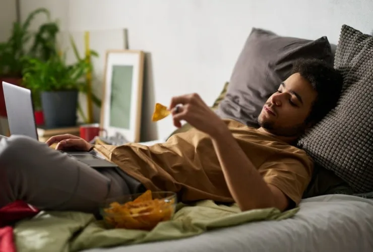 81% dos adolescentes brasileiros têm fatores de risco para doenças crônicas, diz estudo