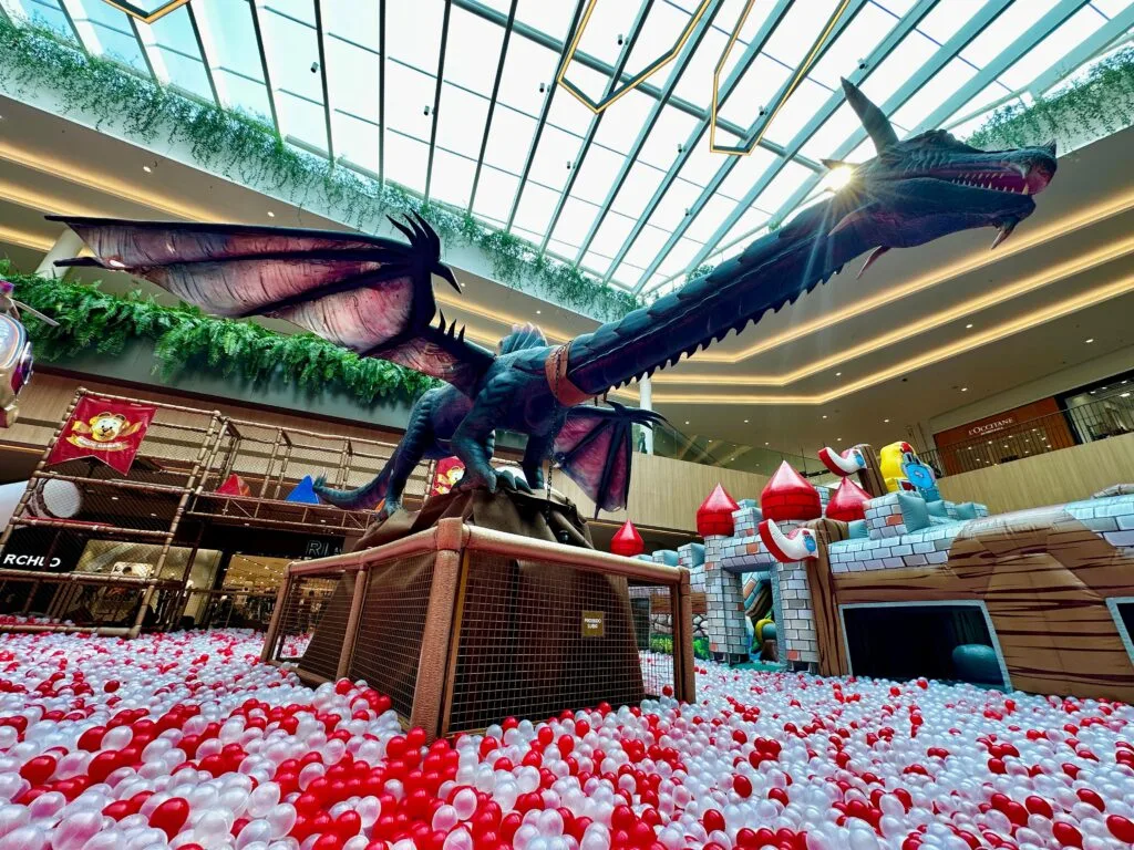 Castelos e torres gigantes chegam ao Jockey Plaza Shopping no Reino dos Dragões