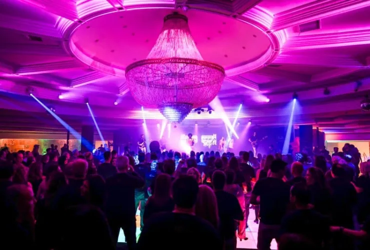 Clube Curitibano recebe banda UP4YOU e DJ Ricardo Monteiro na Discoteca